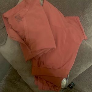Mauve Figs Scrub top XL and Figs pants L